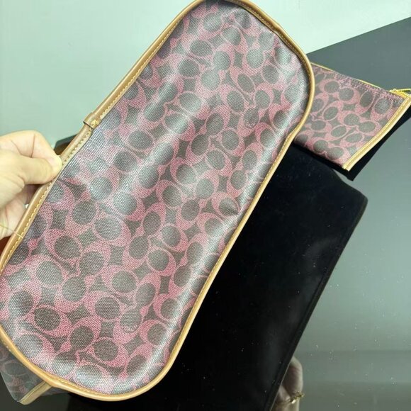 COACH Women's Tote Bag/Shoulder Bag. - Picture 6 of 9